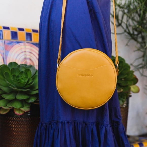 Portland Leather • Large Circle crossbody in Sunflower 🌻 - Picture 2 of 7